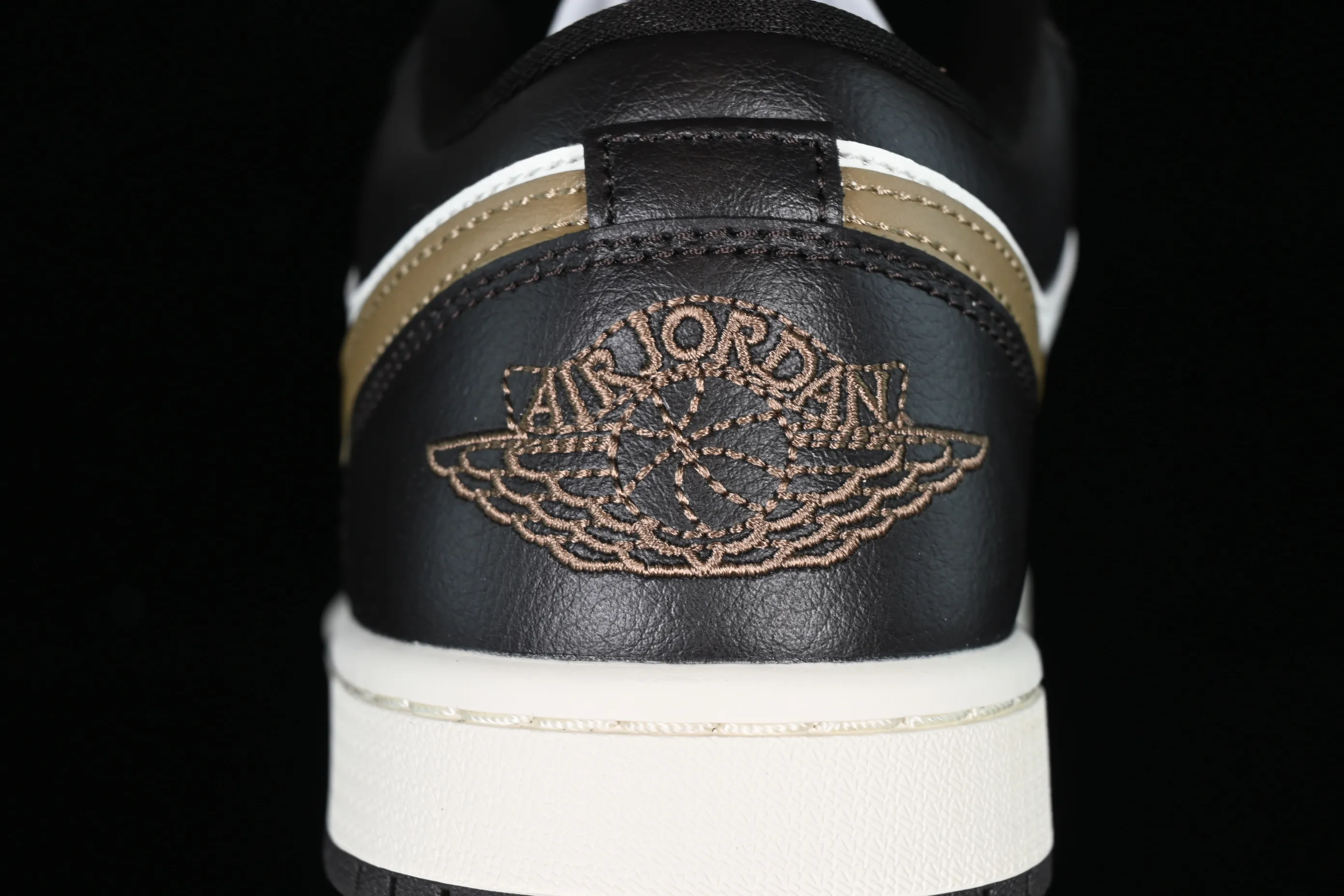 All categories Air Jordan Jordan series basketball shoes Air Jordan 1 Low G version pure original Air Jordan 1 Low AJ1 Joe 1 white coffee color low-top cultural casual sneakers DC0774-200